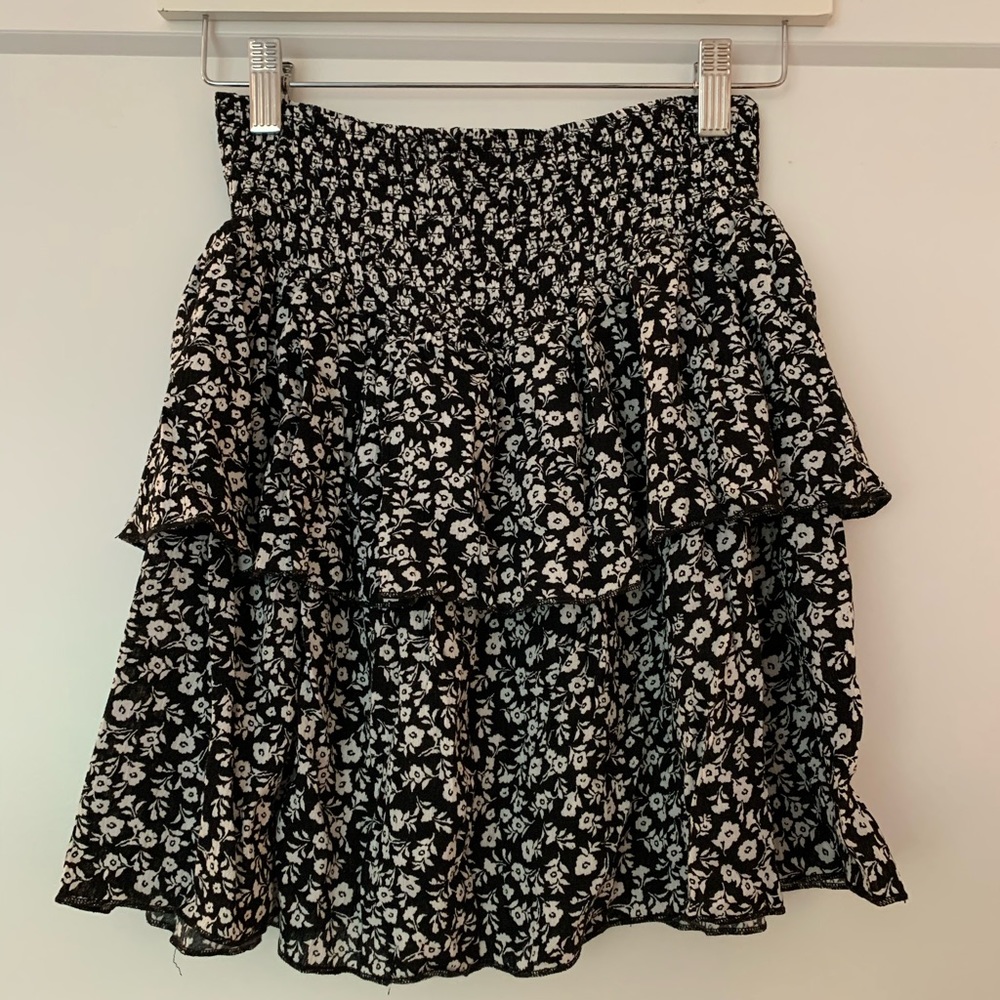 Ultra Flirt Mini skirt size small in black and white flowers